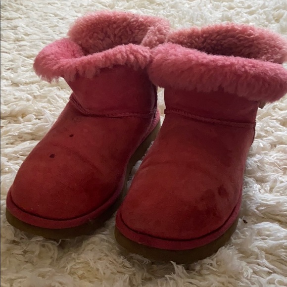 dark pink uggs